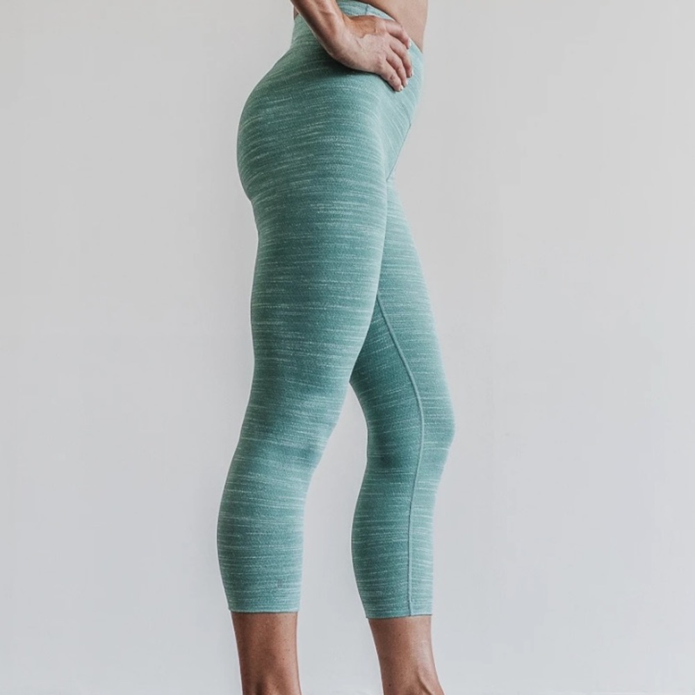 NOBULL Oil Blue Melange Crop Tights Size Small